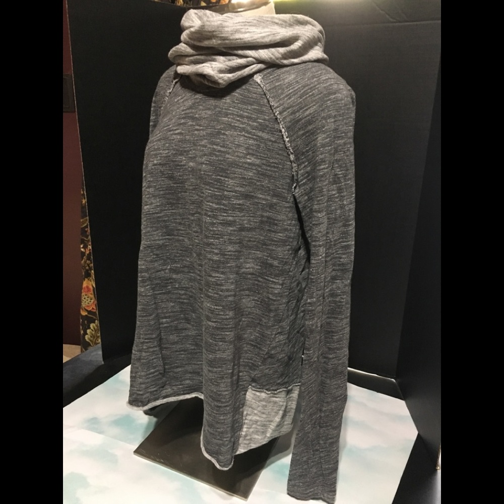 FREE PEOPLE GRAY BEACH Cocoon Cowl Neck Puller
